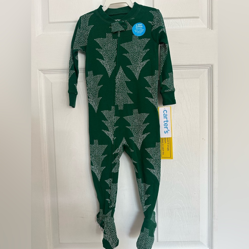 🆕Carter’s Christmas Onesie